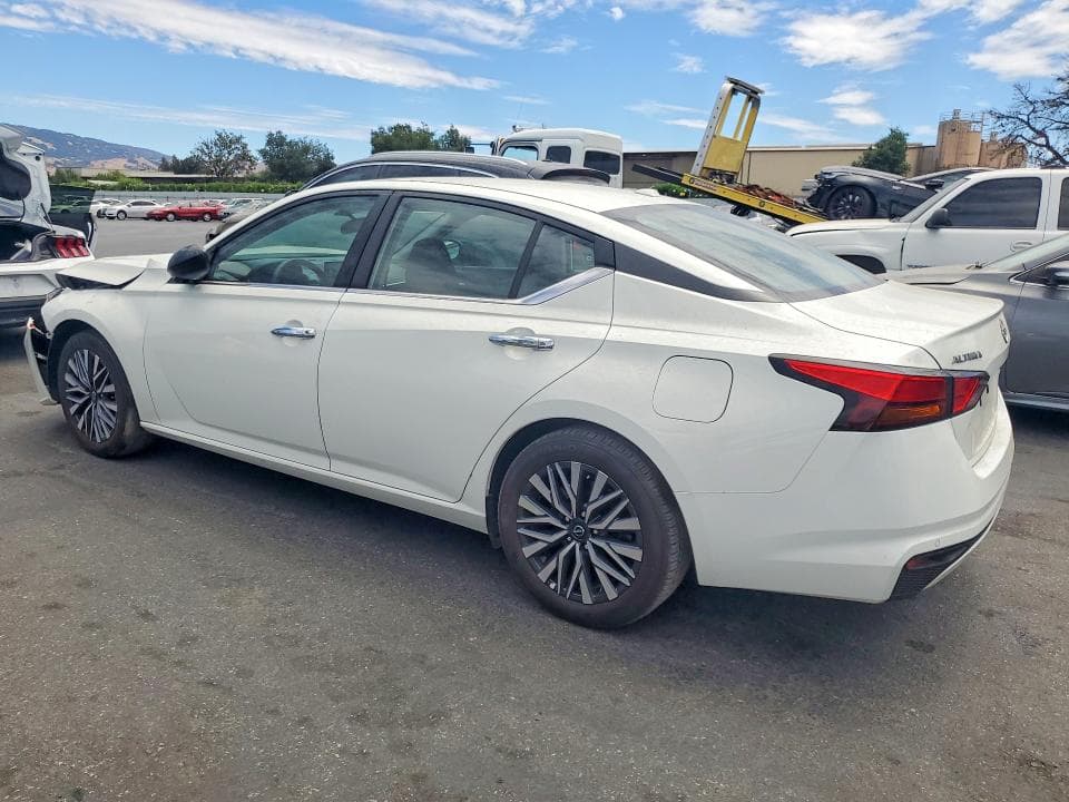 2025 NISSAN ALTIMA SV 2