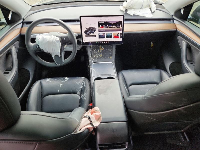 2024 TESLA MODEL Y 8