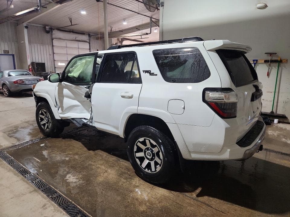2024 TOYOTA 4RUNNER TRD OFF-ROAD PREMIUM 2