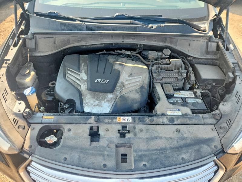 2017 HYUNDAI SANTA FE SE 11