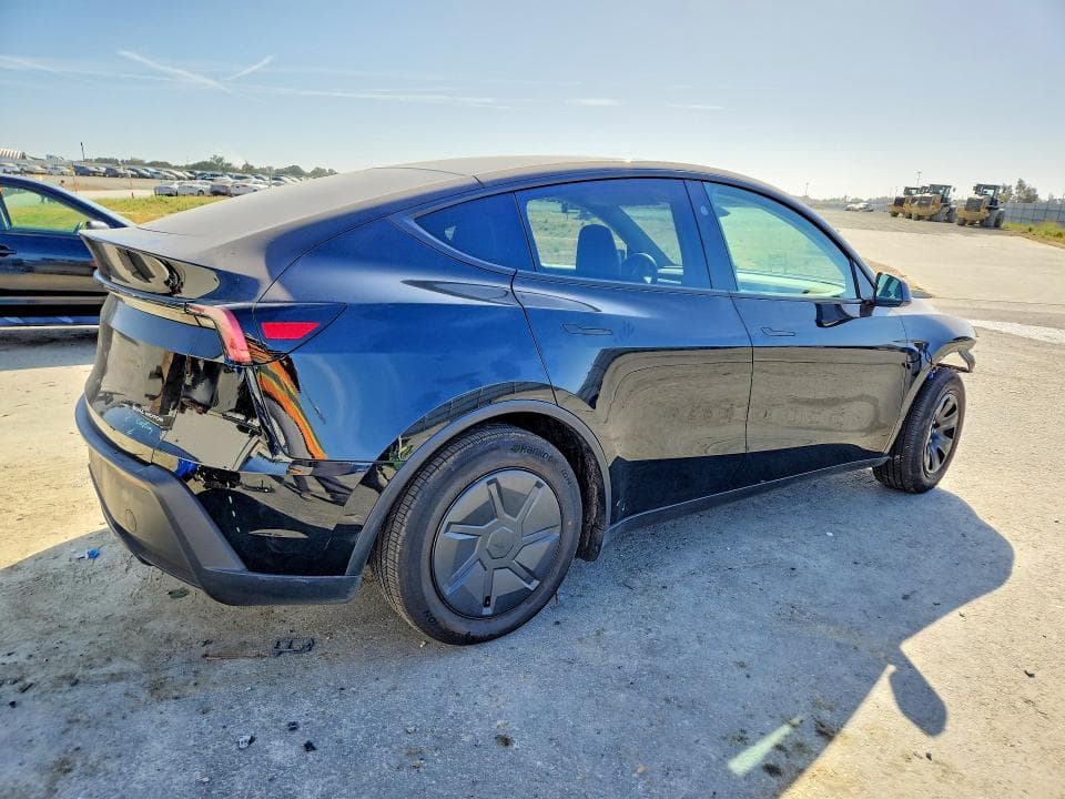 2026 TESLA MODEL Y 3