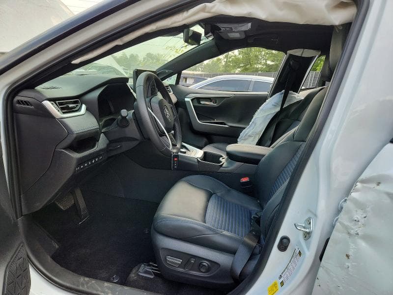 2025 TOYOTA RAV4 XSE 7