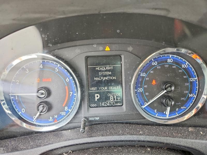 2018 TOYOTA COROLLA LE 9