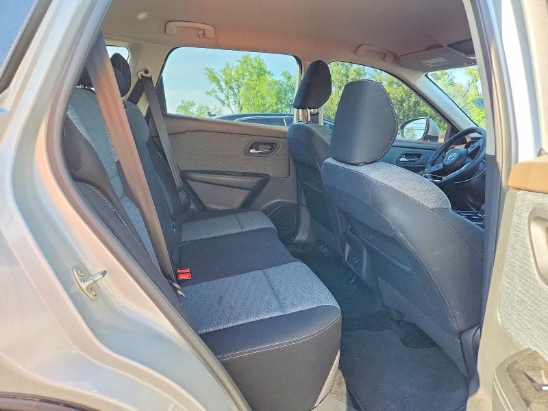 2021 NISSAN ROGUE SV 11