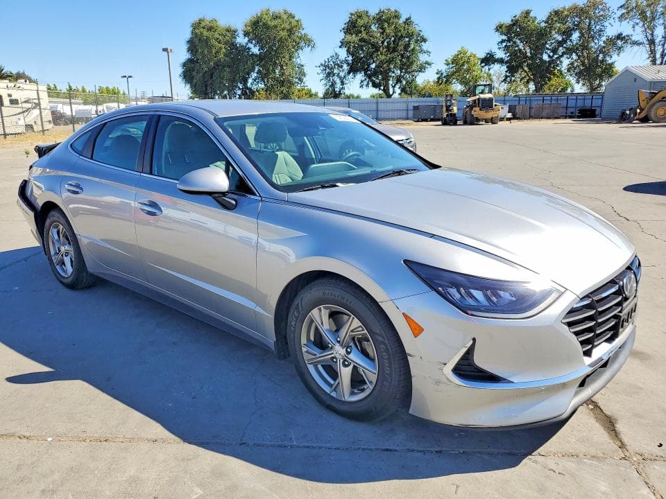 2021 HYUNDAI SONATA SE 4