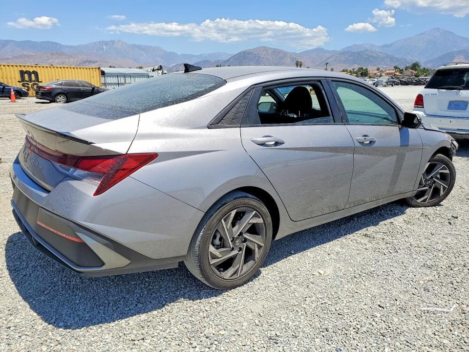 2025 HYUNDAI ELANTRA SEL SPORT 3