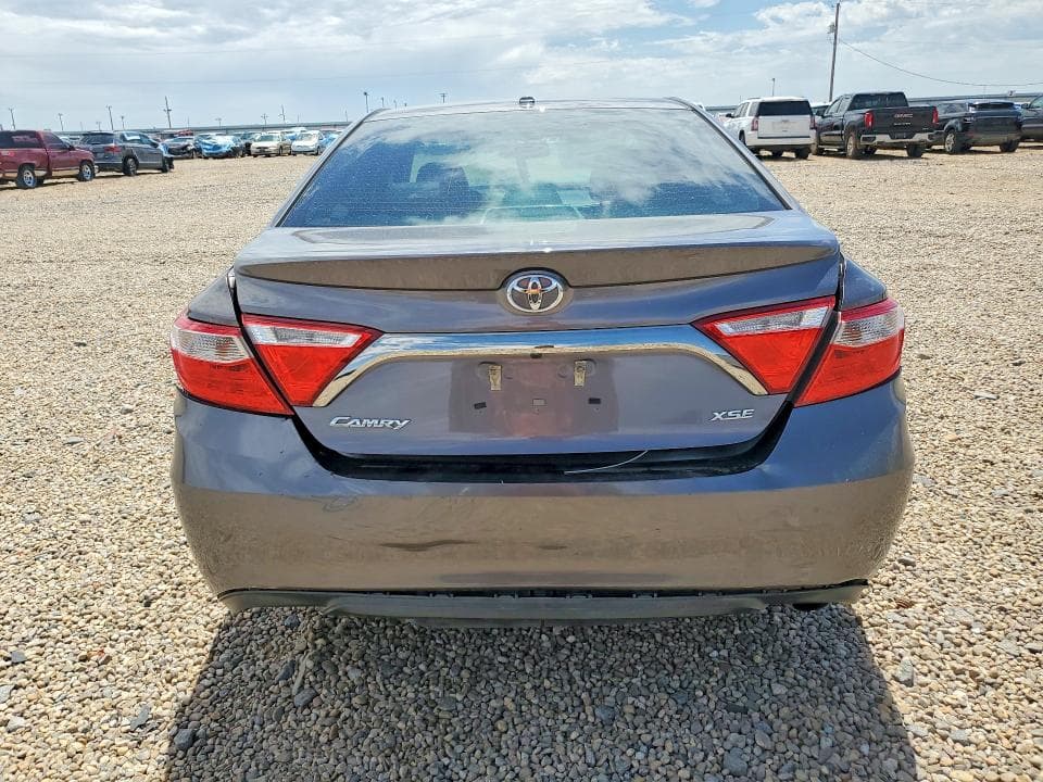2017 TOYOTA CAMRY XSE 6