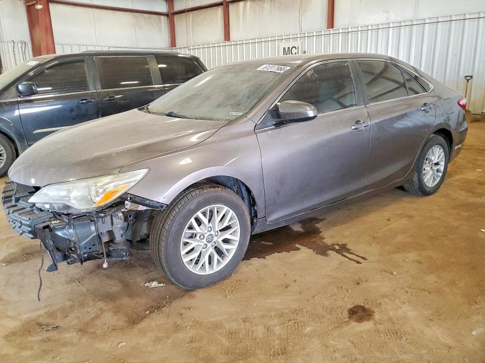 2017 TOYOTA CAMRY LE - 1