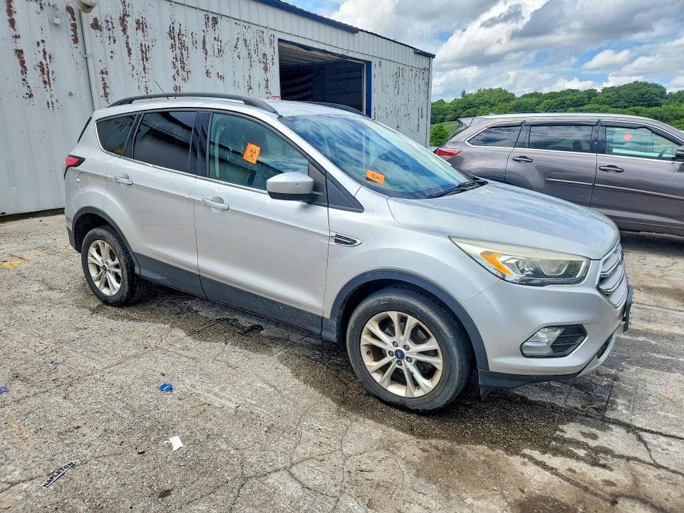 2017 FORD ESCAPE SE 4