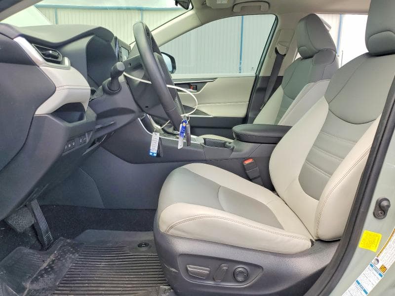 2022 TOYOTA RAV4 XLE PREMIUM 7