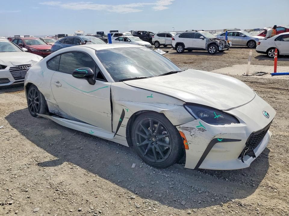 2022 TOYOTA GR86 BASE 4