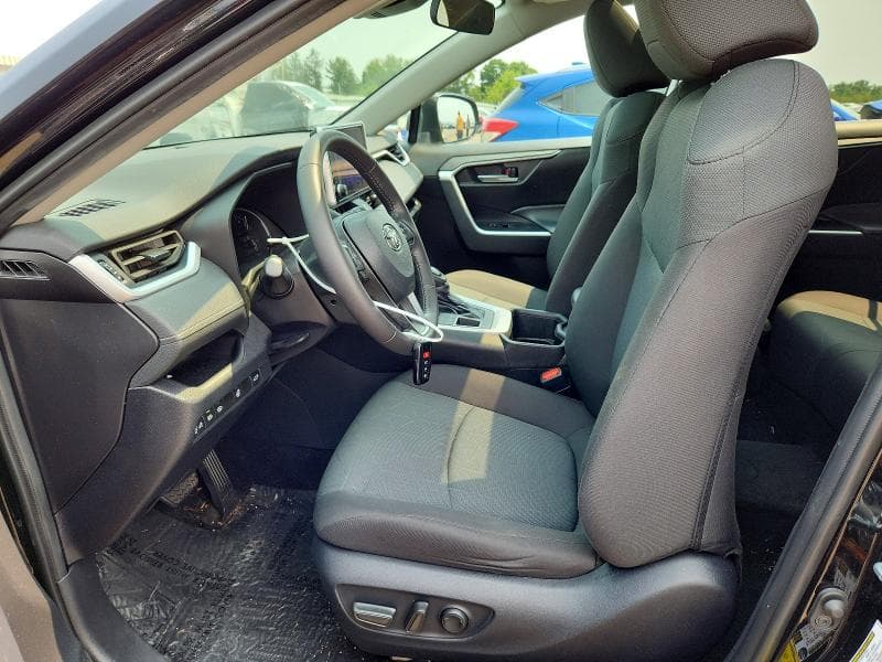 2024 TOYOTA RAV4 XLE 7