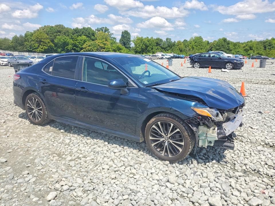 2019 TOYOTA CAMRY SE 4