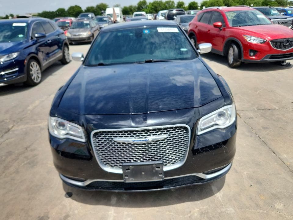 2019 CHRYSLER 300C 5