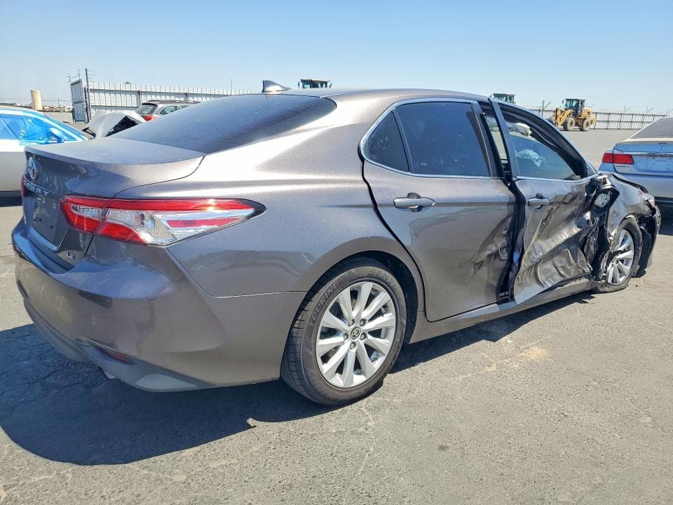 2020 TOYOTA CAMRY LE 3