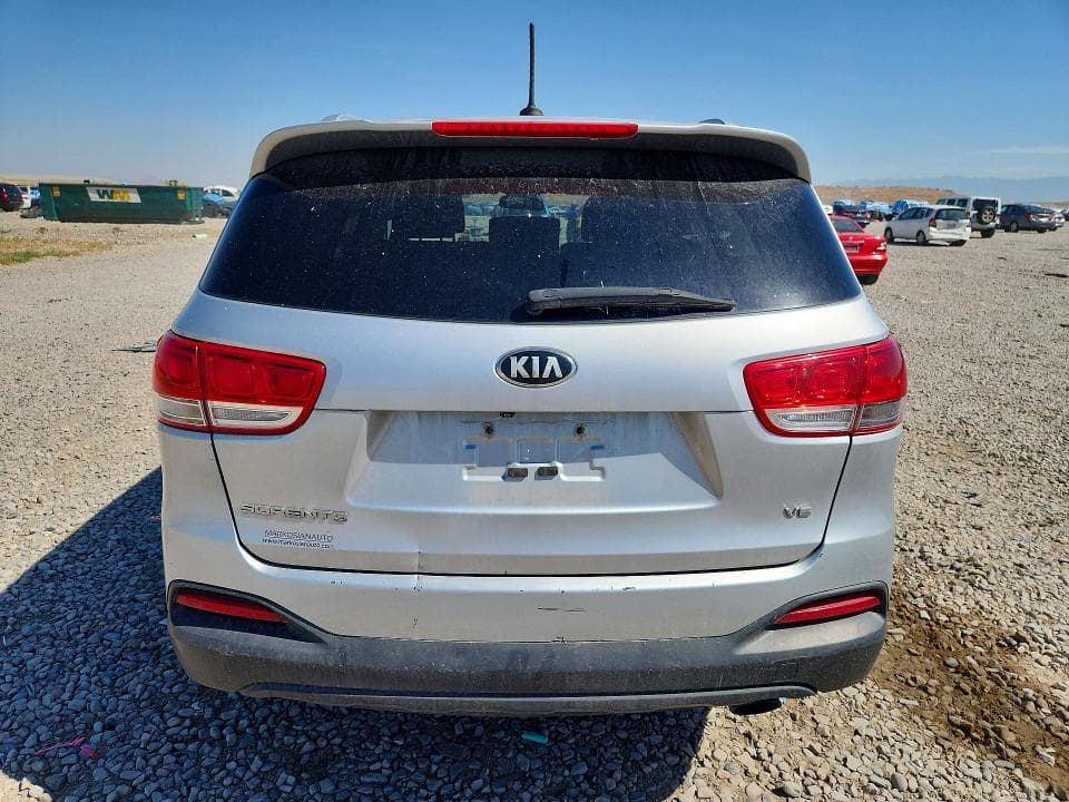 2017 KIA SORENTO LX V6 6
