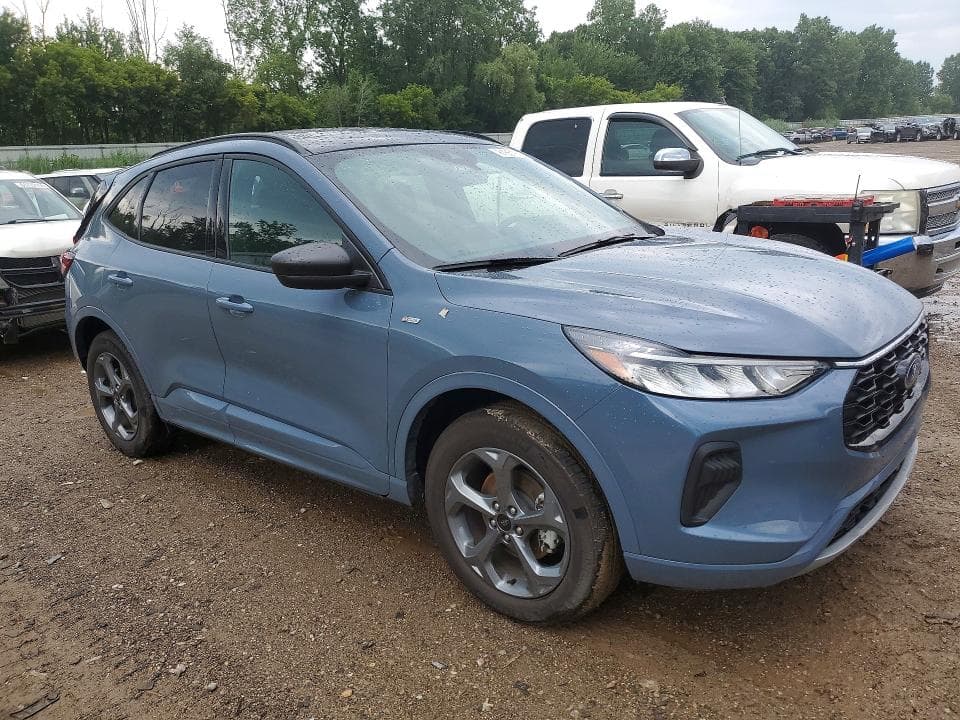 2024 FORD ESCAPE ST LINE 4