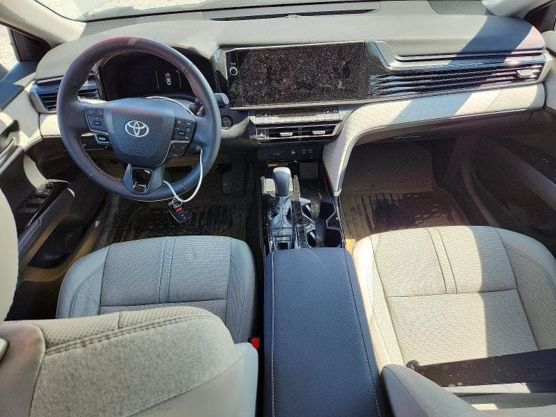 2025 TOYOTA CAMRY XLE 8
