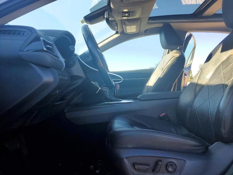 2019 TOYOTA CAMRY XLE V6 7