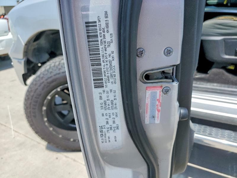 2017 RAM 1500 SLT 12