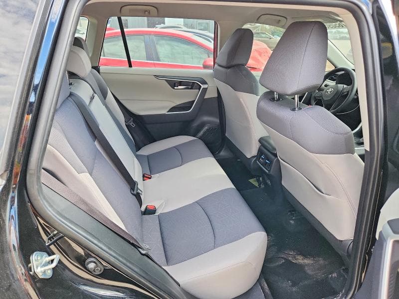 2025 TOYOTA RAV4 XLE 10