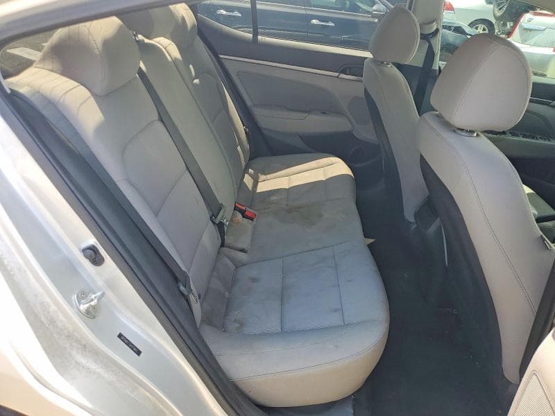 2018 HYUNDAI ELANTRA SEL 10