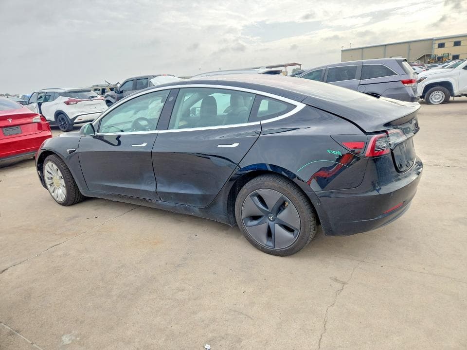 2018 TESLA MODEL 3 2