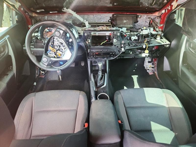 2018 TOYOTA COROLLA LE 8