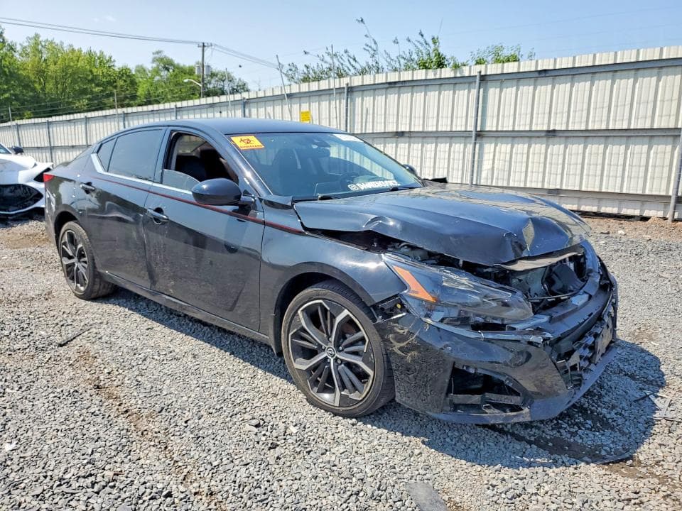 2023 NISSAN ALTIMA SR 4