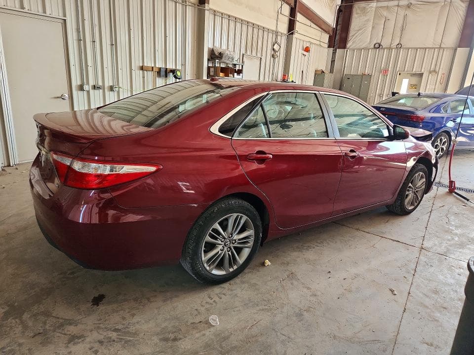 2017 TOYOTA CAMRY SE 3