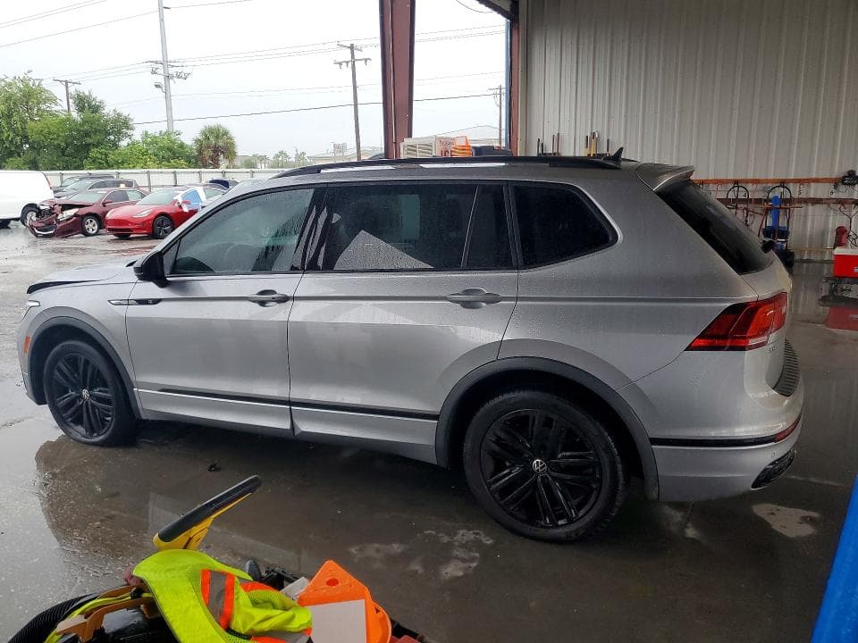 2022 VOLKSWAGEN TIGUAN SE R-LINE BLACK 2