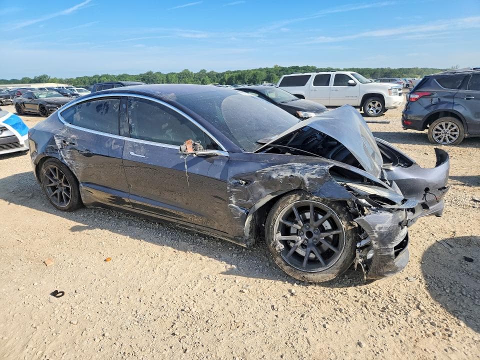2018 TESLA MODEL 3 4