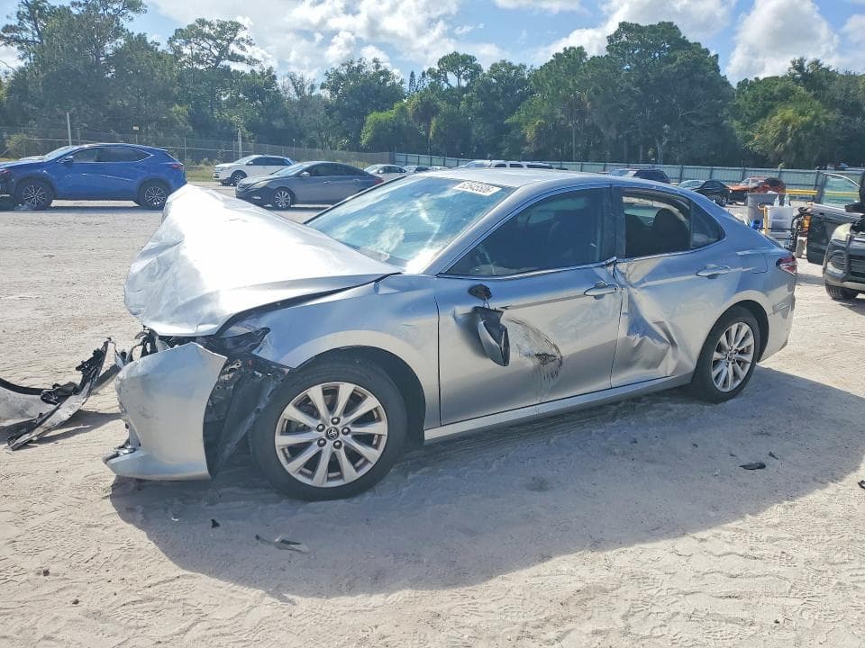 2019 TOYOTA CAMRY LE - 1