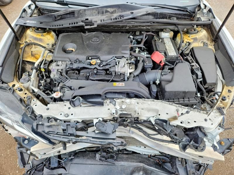 2020 TOYOTA CAMRY SE 11