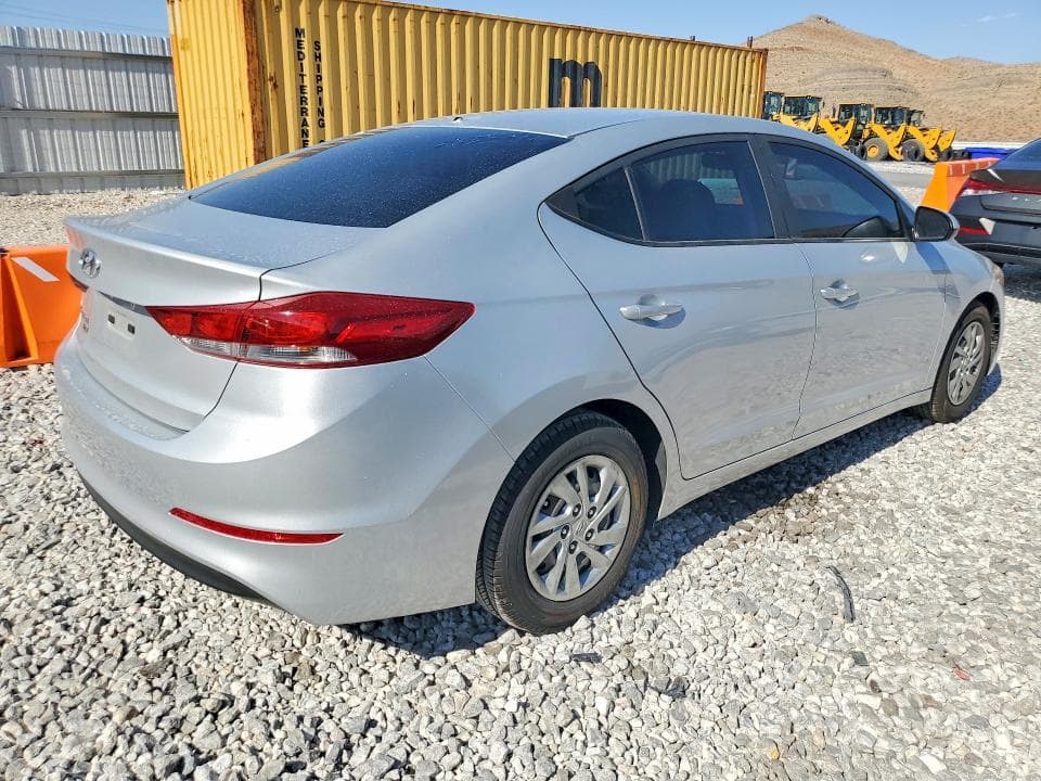2017 HYUNDAI ELANTRA SE 3