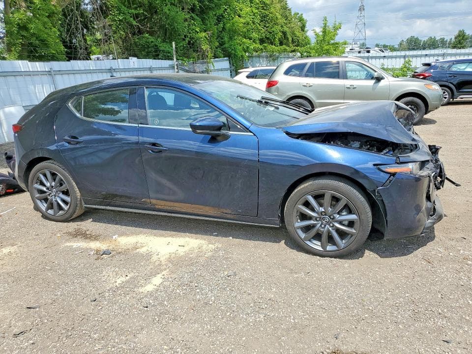2023 MAZDA 3 PREMIUM 4