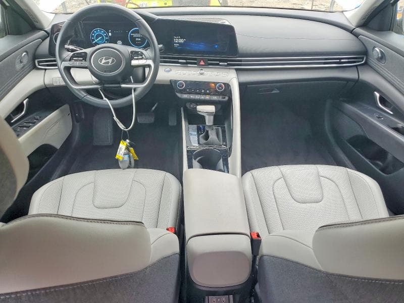 2025 HYUNDAI ELANTRA LIMITED 8