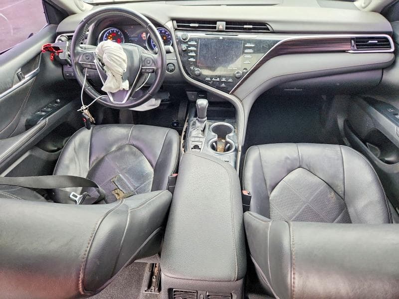 2018 TOYOTA CAMRY XLE V6 8
