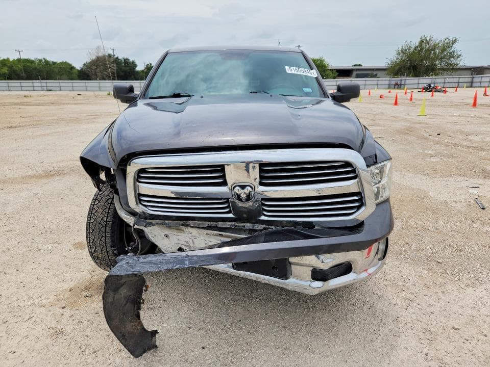 2019 RAM 1500 CLASSIC SLT 5