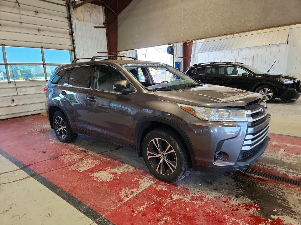 2019 TOYOTA HIGHLANDER LE 4