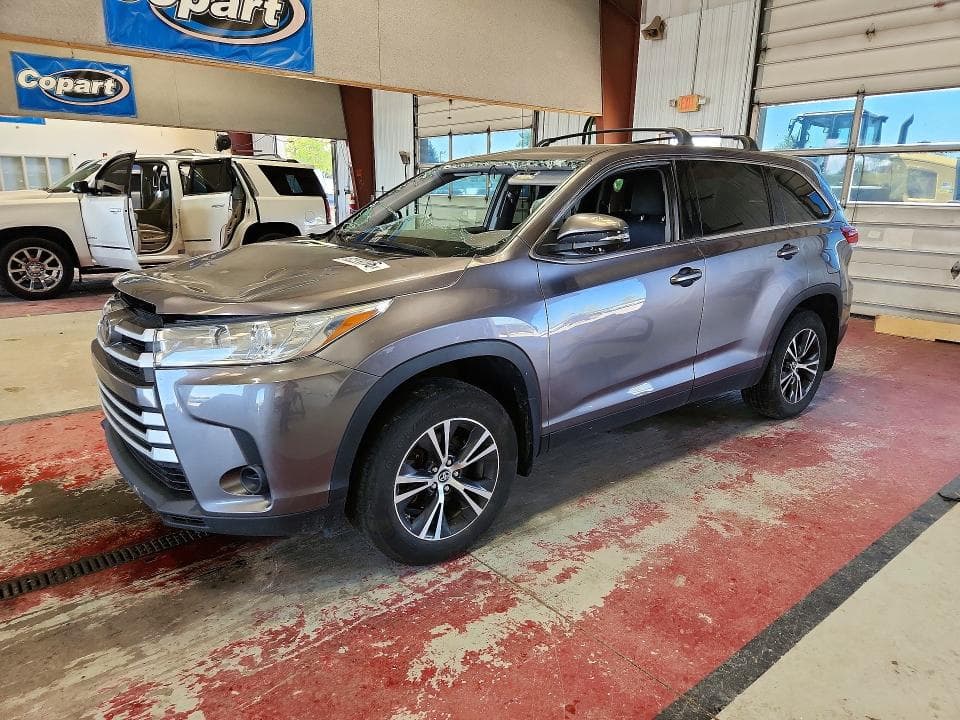 2019 TOYOTA HIGHLANDER LE - 1