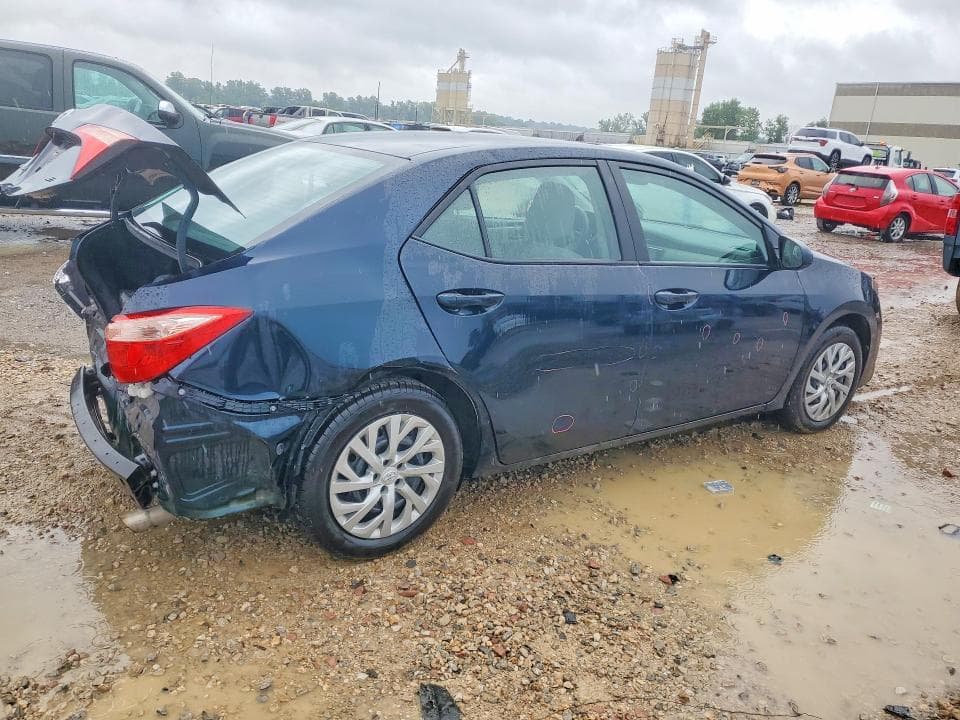 2019 TOYOTA COROLLA LE 3