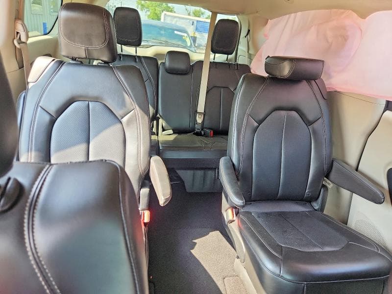 2023 CHRYSLER PACIFICA TOURING L 10