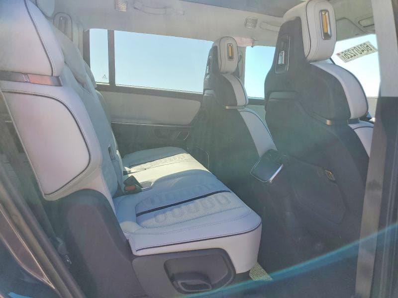 2023 RIVIAN R1S LAUNCH EDITION 10