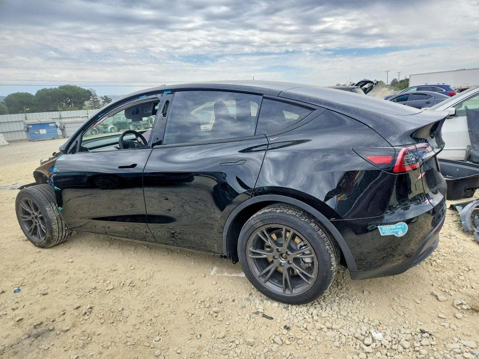 2025 TESLA MODEL Y 2