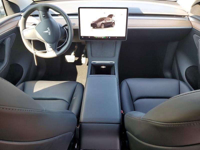 2023 TESLA MODEL Y 8