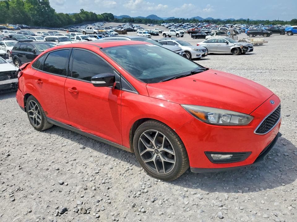 2017 FORD FOCUS SEL 4