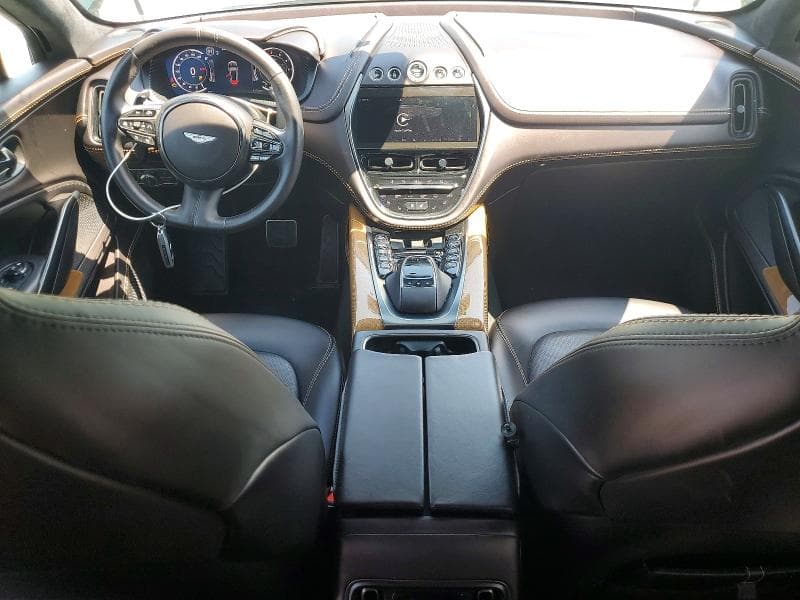 2021 ASTON MARTIN DBX 8
