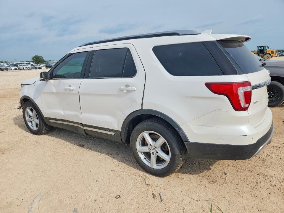 2017 FORD EXPLORER XLT 2