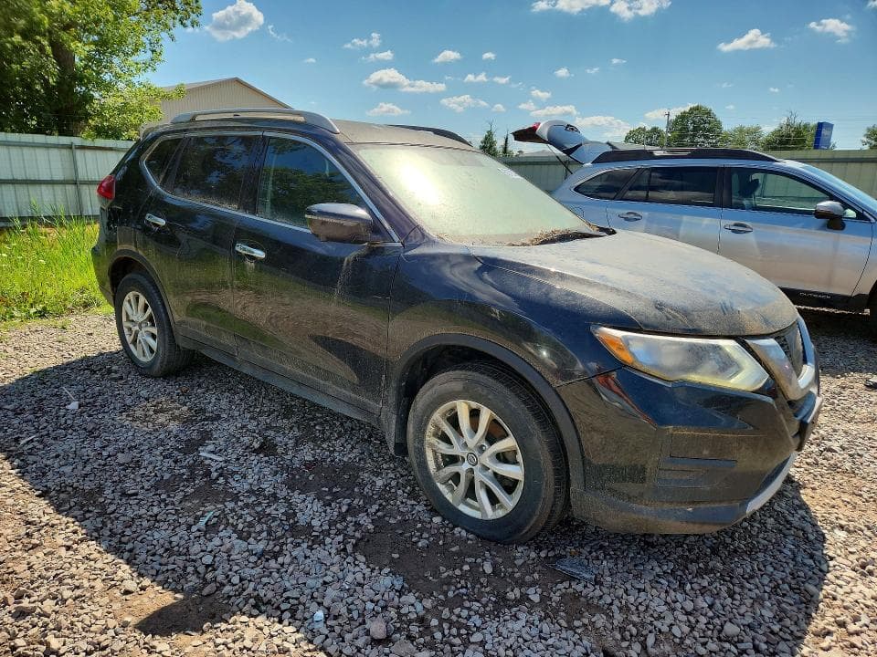 2017 NISSAN ROGUE SV 4